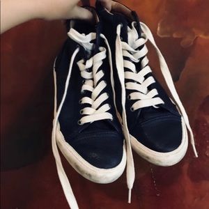 Frye Kira Sneaker in royal blue